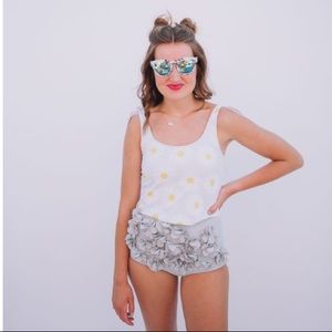Kortni Jeane daisy Tie Top-bnwt- small